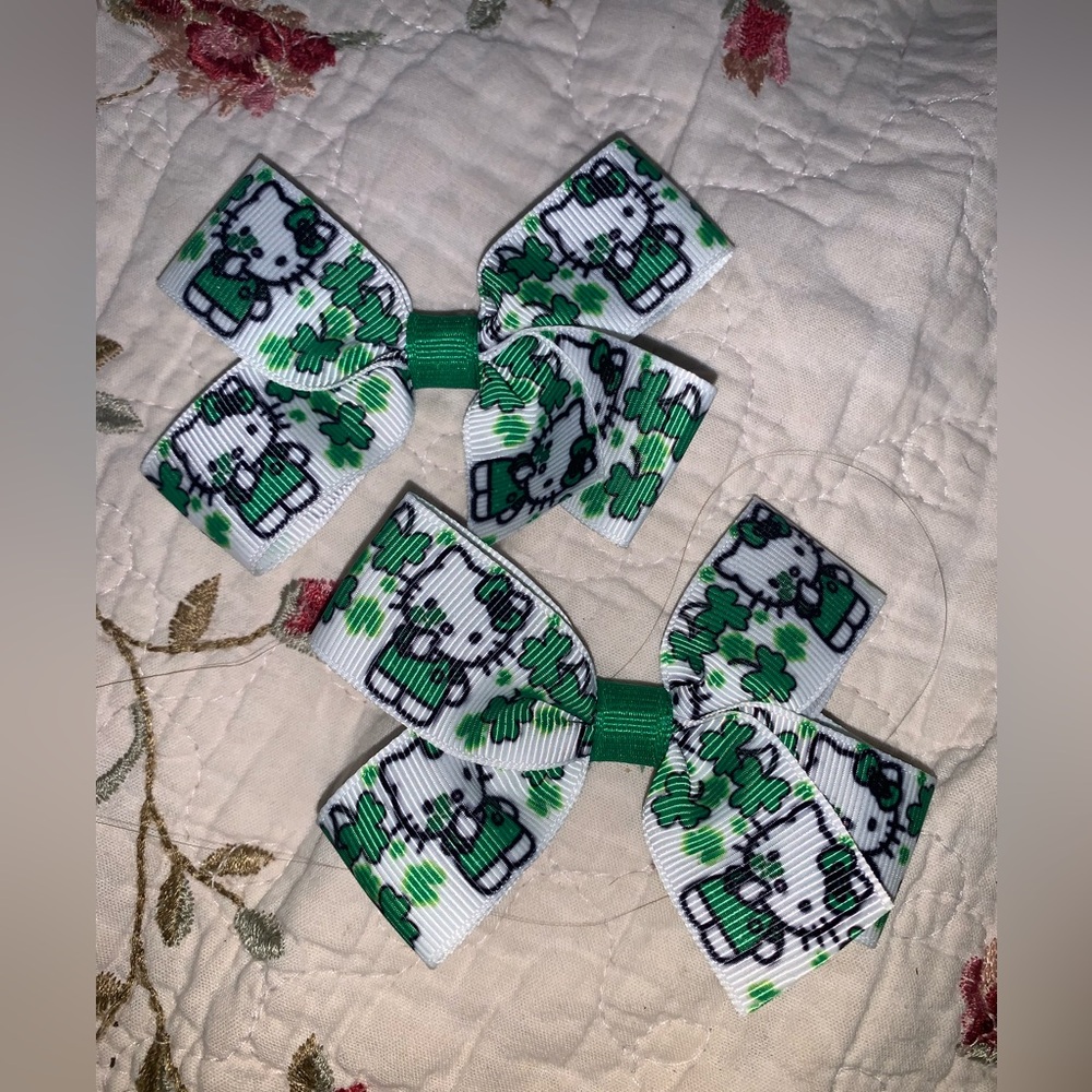 Green and White Hello Kitty bows